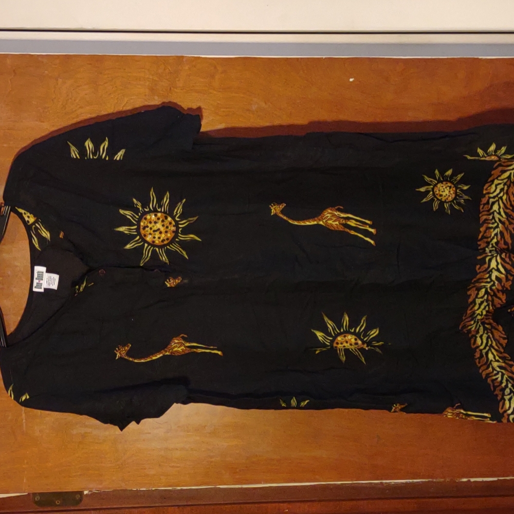 Dee Dee's cover up. Size 1x.